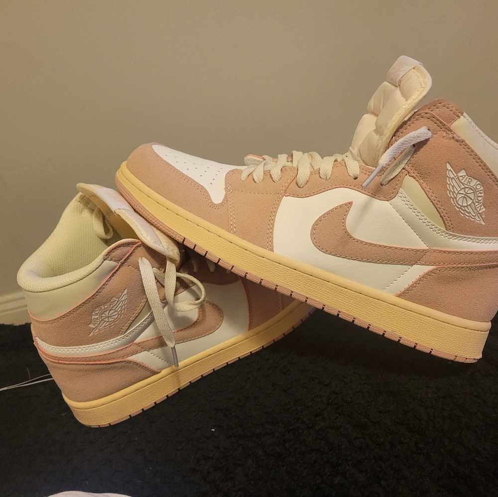 Washed pink jordan 1s - Picture 4 of 6